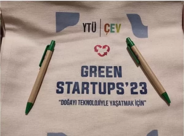 Doğa Dostu Geri Dönüşümlü Tükenmez Kalem Yeşil